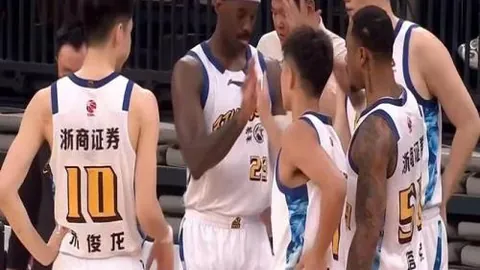 西甲豪门重返欧冠八强，时隔两年抢得先机，齐达内谋冠军征程